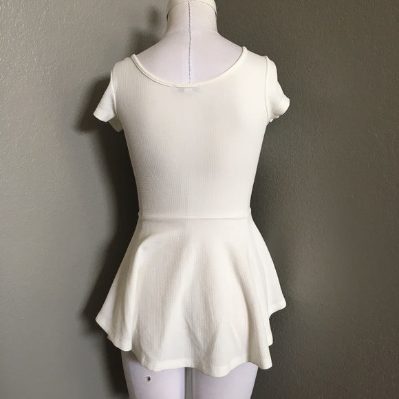 Ruffle layer top - Picture 2 of 2